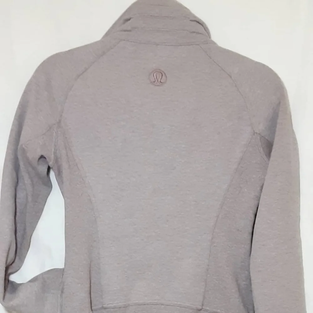 Lululemon Activewear Sweatshirt/Jacket